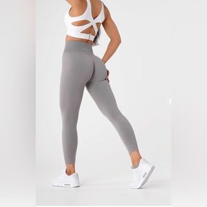 NVGTN Grey Seamless Leggings